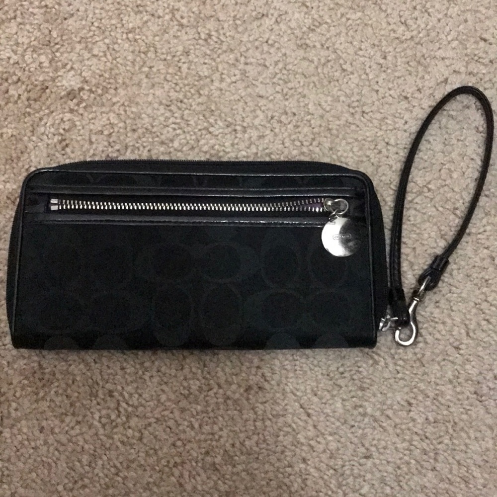 Coach wristlet wallet